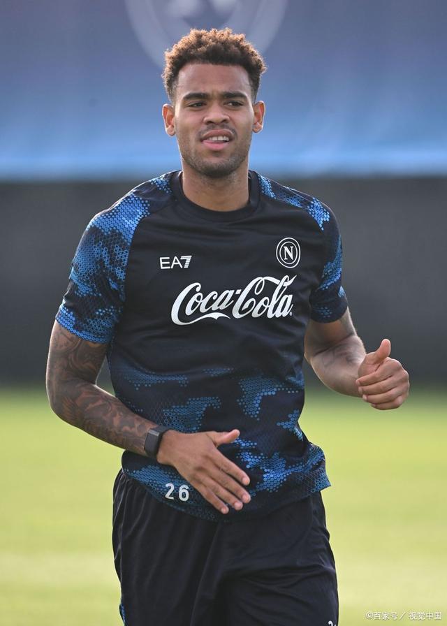 包含卡利亚里在客场被逼降级，保级形势严峻的词条