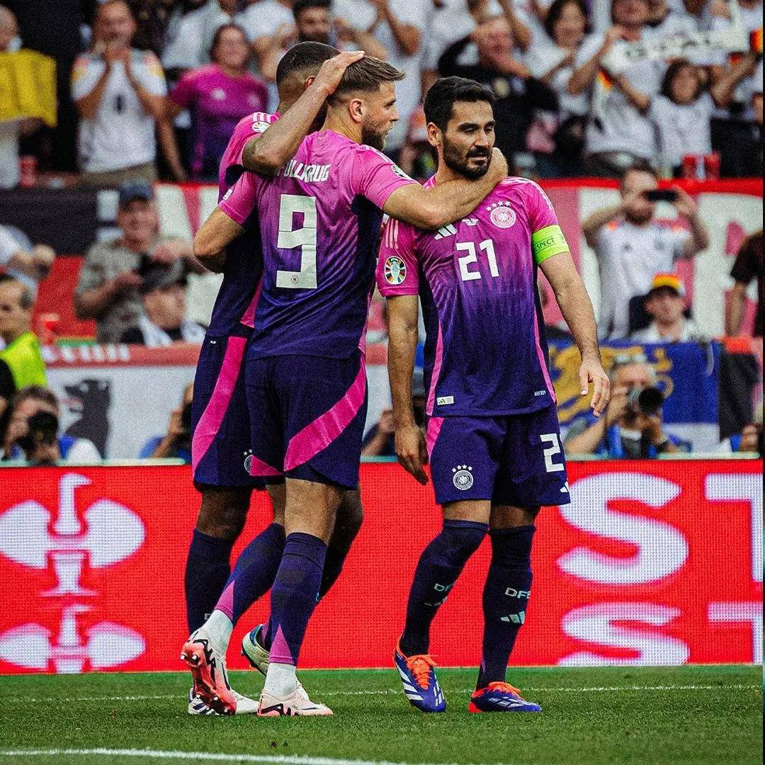 包含瑞士球员在比赛中展现出色，战胜荷兰联赛冠军的词条