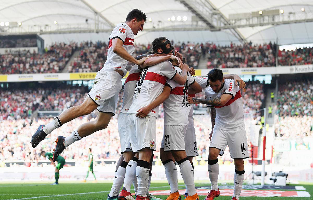 -包含莱比锡客场逆转门兴，德甲争冠形势白热化的词条