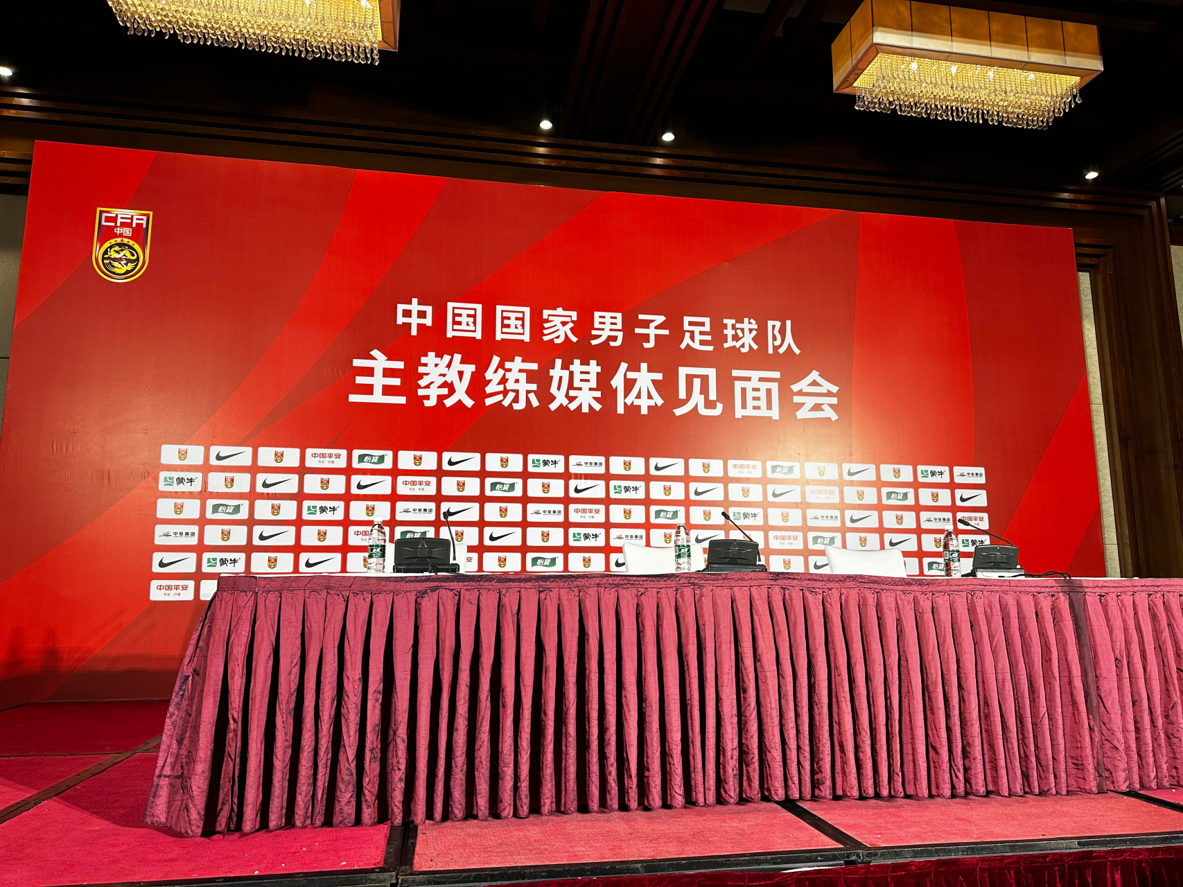 教练调整风格，球队打法全面升级，获得成功！