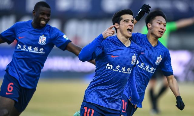 上海申花主场击败山东鲁能，实现反弹