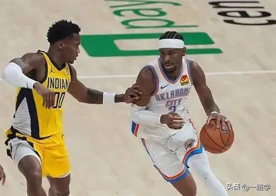 体育项目中出现悬念，观众眼球聚焦