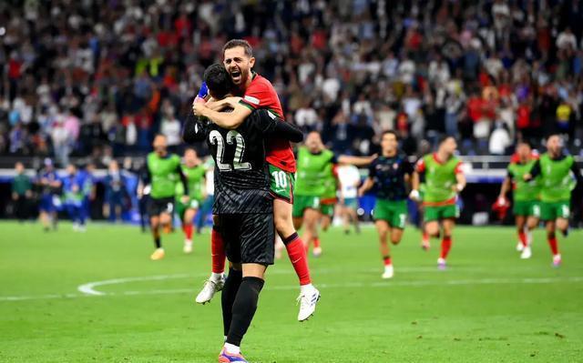 开云体育登录-决胜之战，欧洲足球联赛豪强大战再现的简单介绍