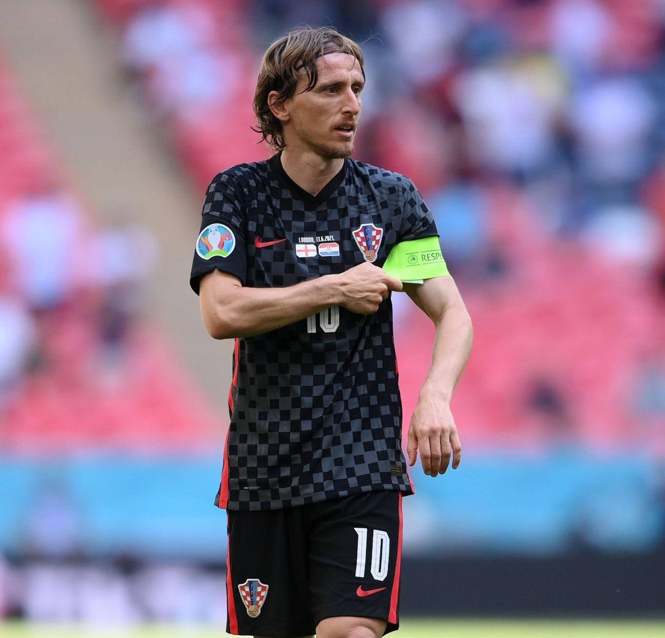 捷克全面出击，摧枯拉朽获胜利