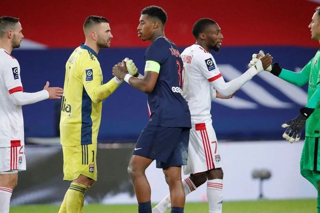 里昂主场憾负对手，遭受失利