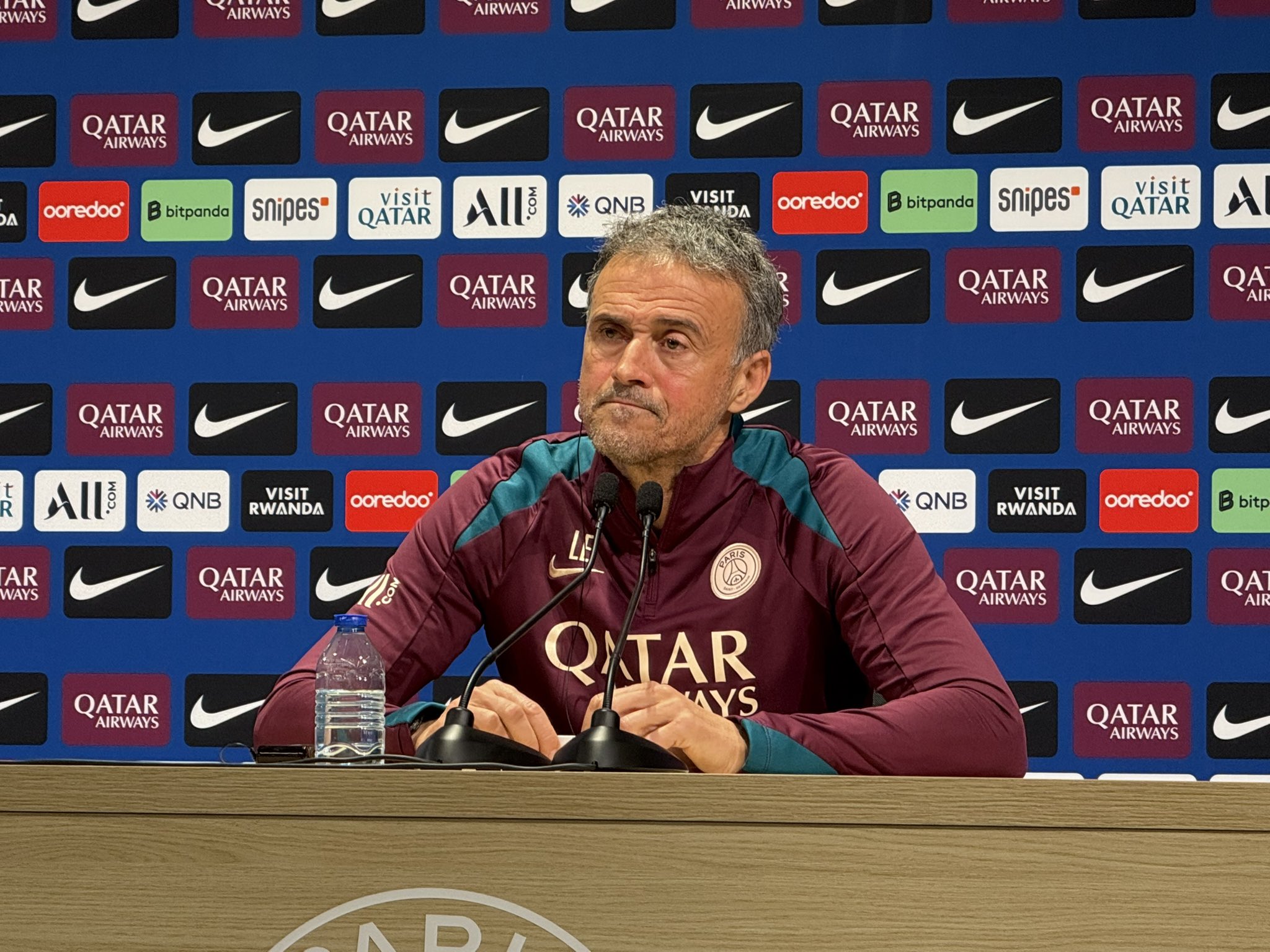 南非教练团队变动频繁：球队面临挑战