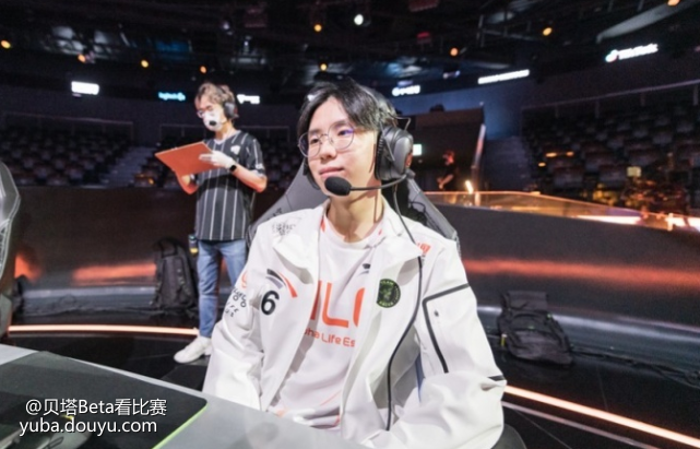 DFM翻盘SHR，Chovy团战一打五全球总决赛2:1（上海）