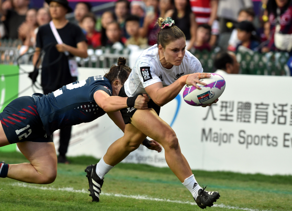 包含冷门频出！橄榄球战况跌宕起伏的词条