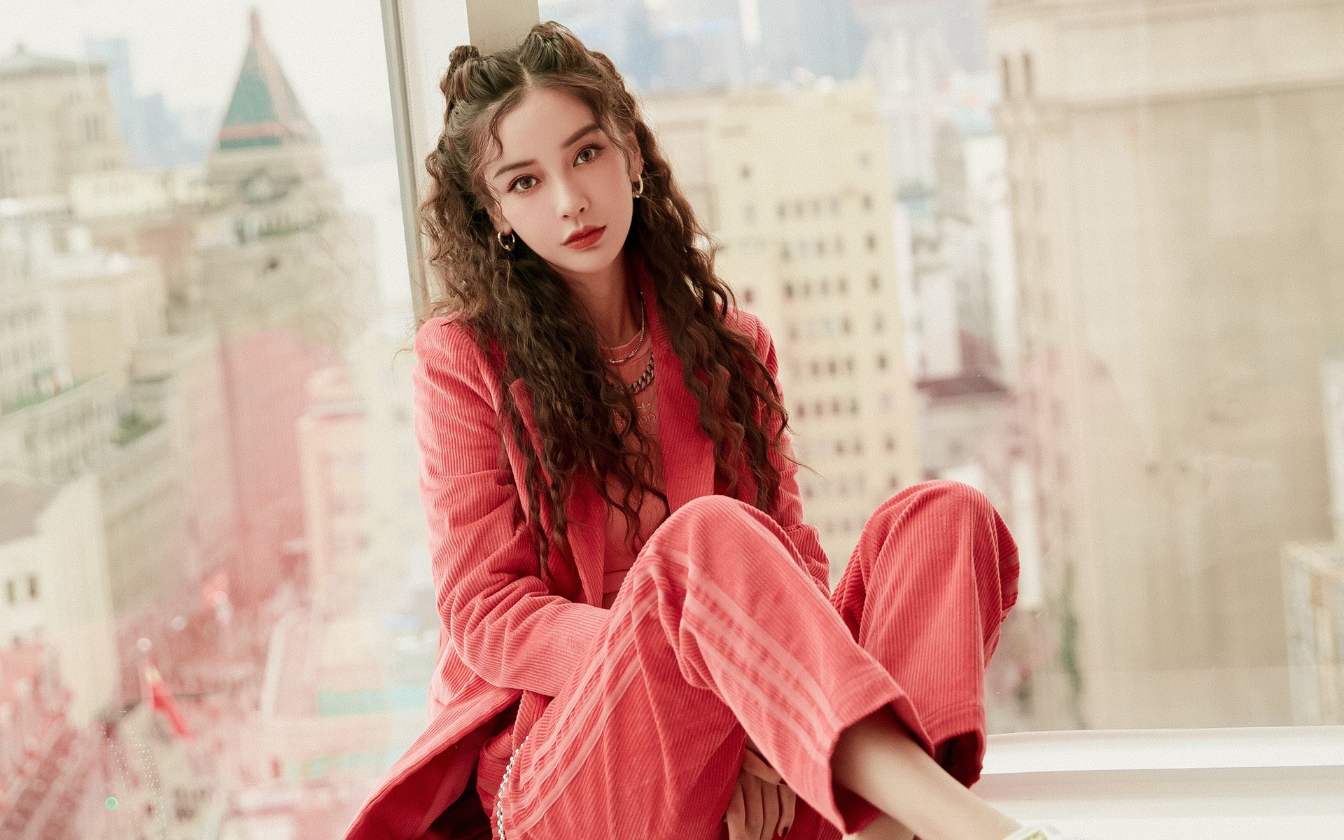 -黄喜灿闪耀英超，亚特兰大欧战晋级，个体光芒与团队韧性的双重奏