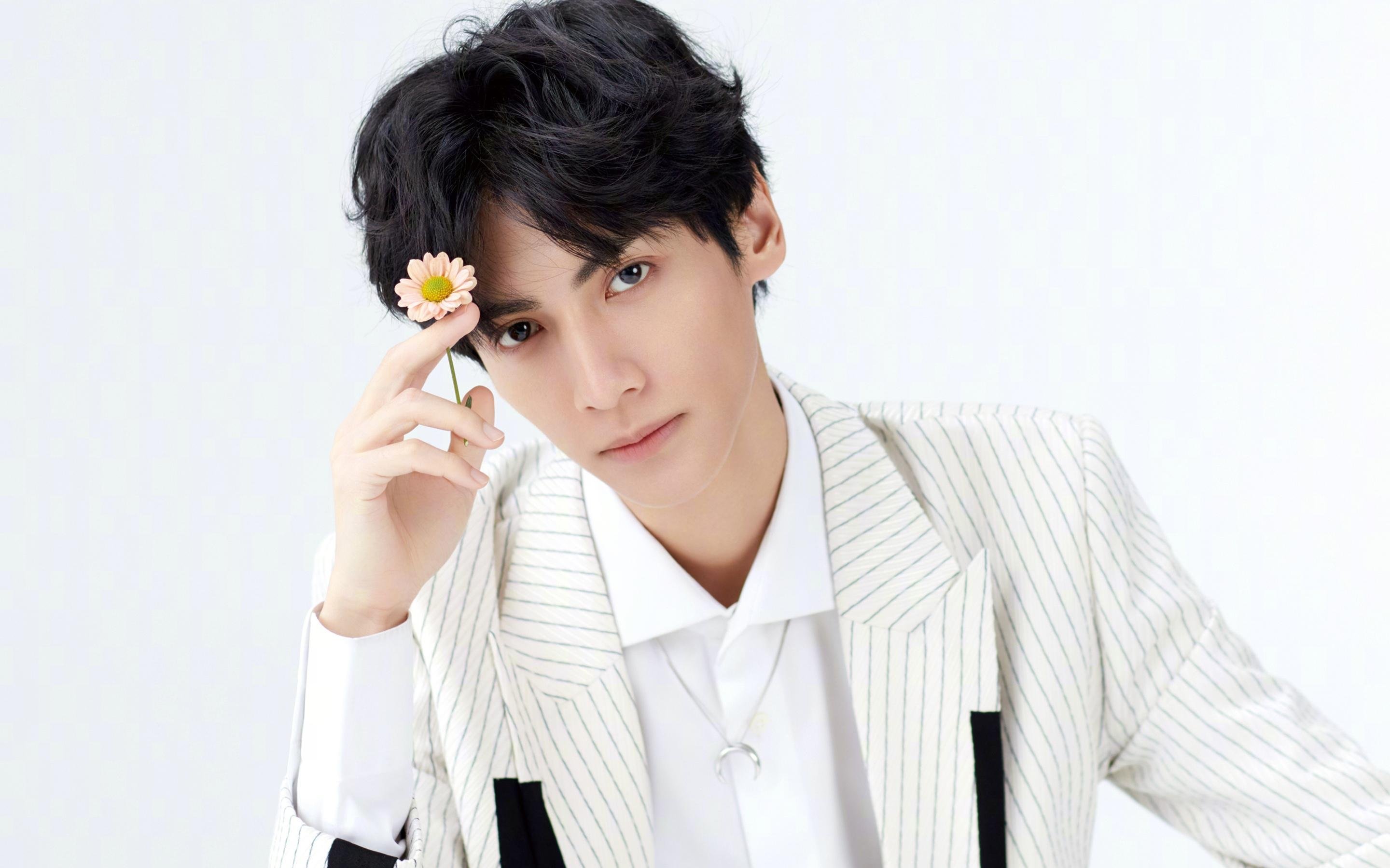 巴萨3-1皇家社会，坎特双响炮拉开差距，中场魔术师导演逆转