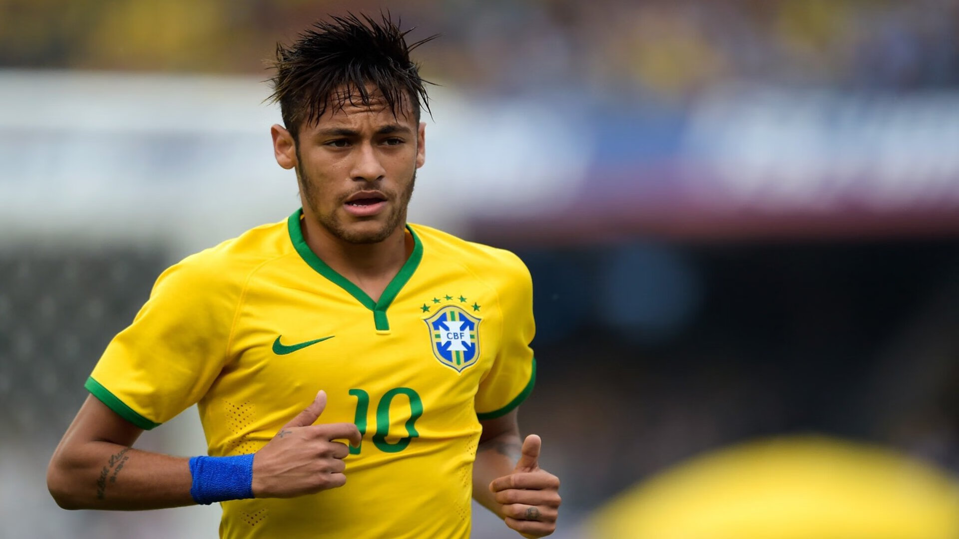 法比尼奥一骑绝尘，墨西哥强压埃及，F1新赛季揭幕战见证新王登基