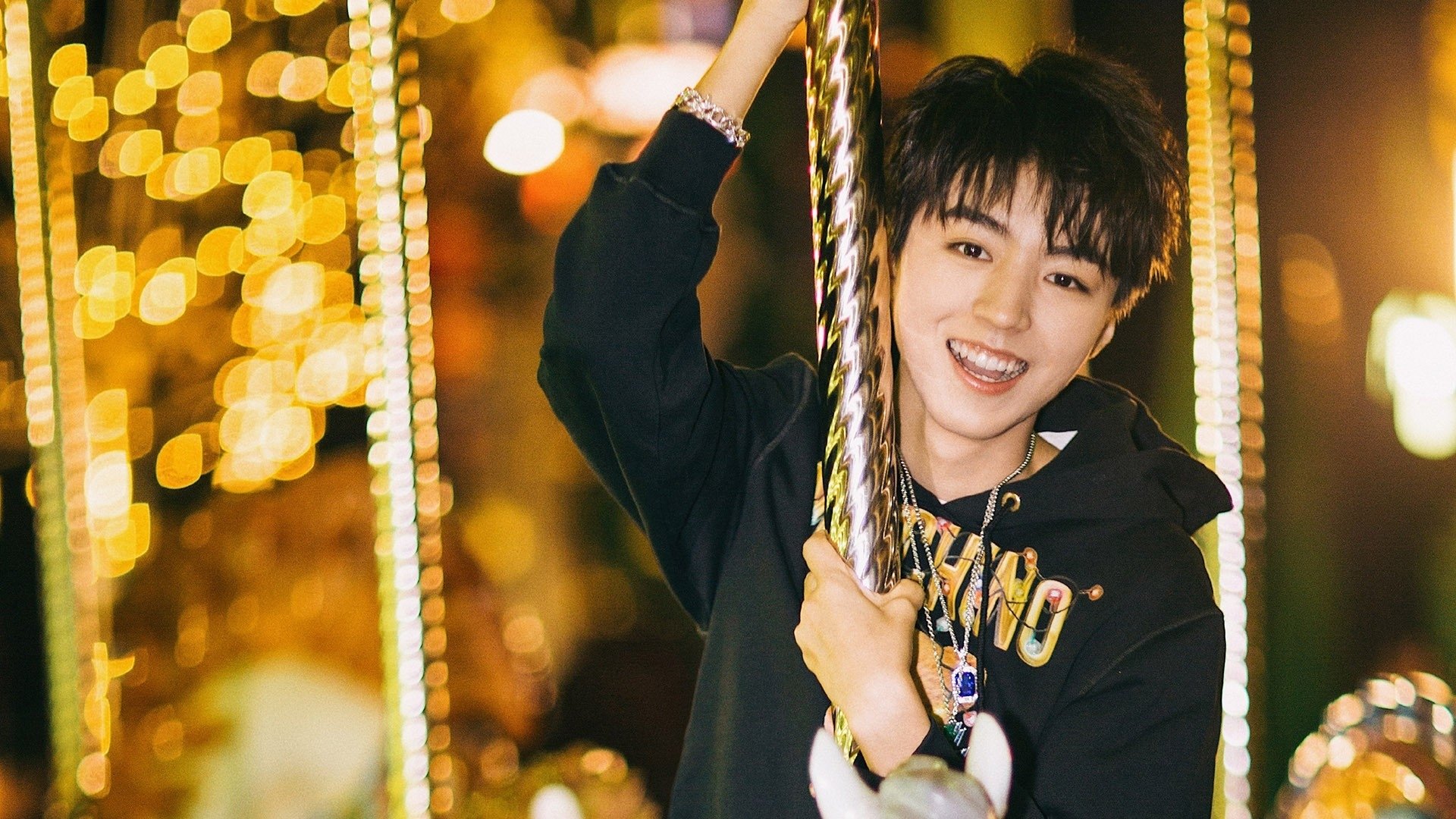 引擎对决，从F1街道赛的轰鸣到活塞末节的逆袭